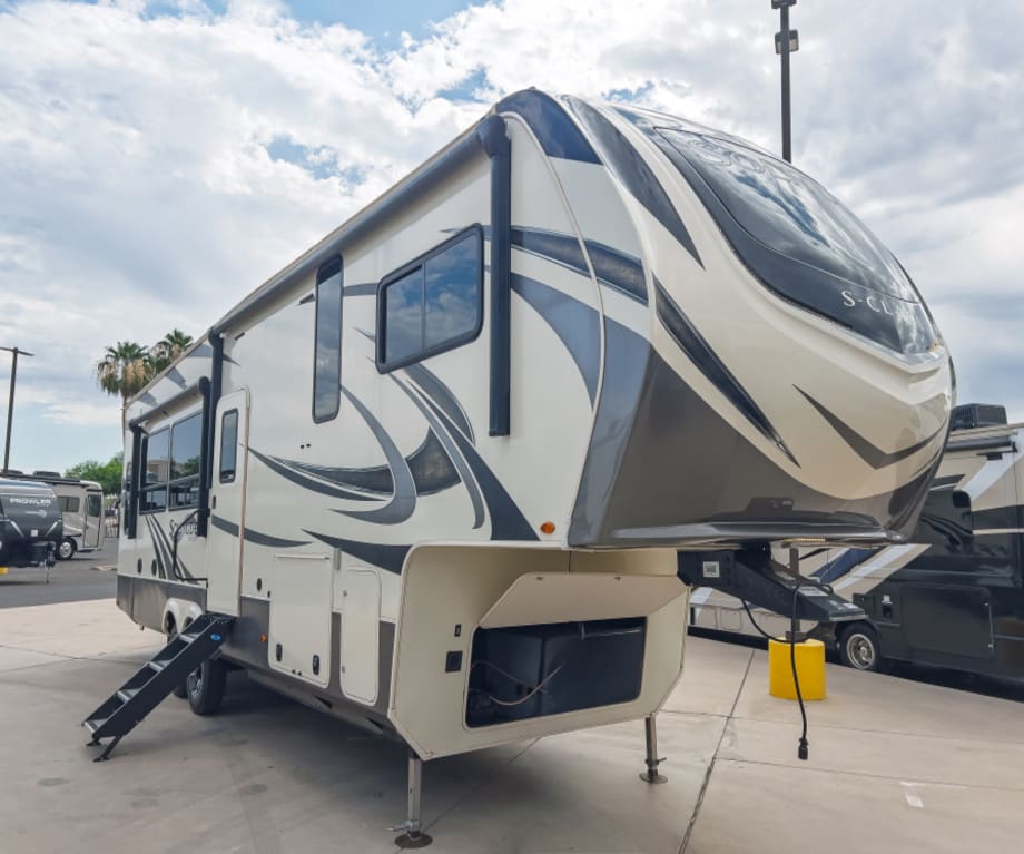 2021 Grand Design Solitude 2930rl