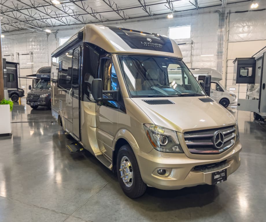 2019 Leisure Travel Unity Mb