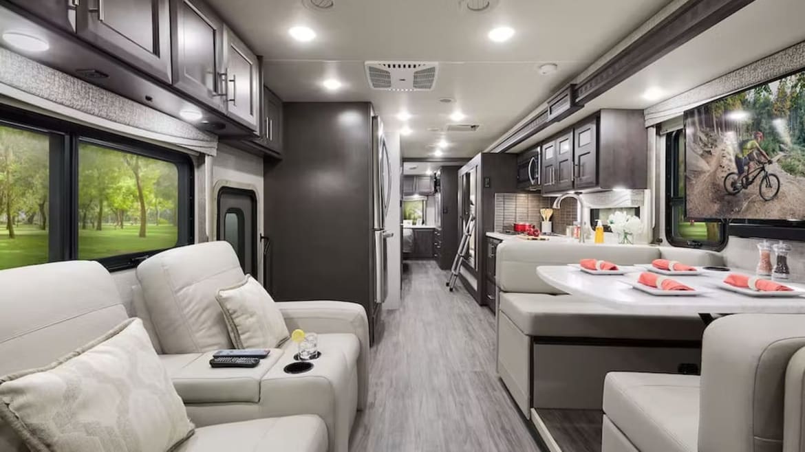 Thor Motor Coach Pasadena