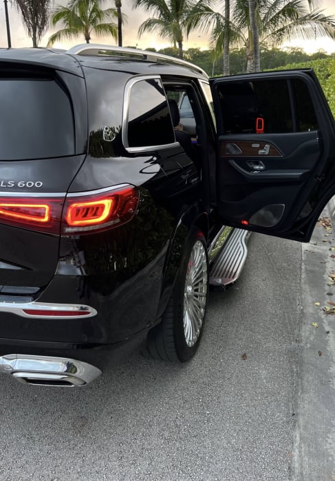 Image #2 of our 2022 Mercedes Benz GLS 600 Maybach (Black) In Miami Fort Lauderdale Palm Beach South Florida