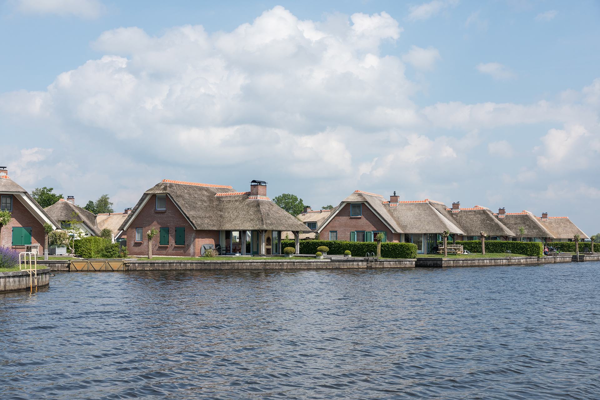 Vakantiehuisje aan het water