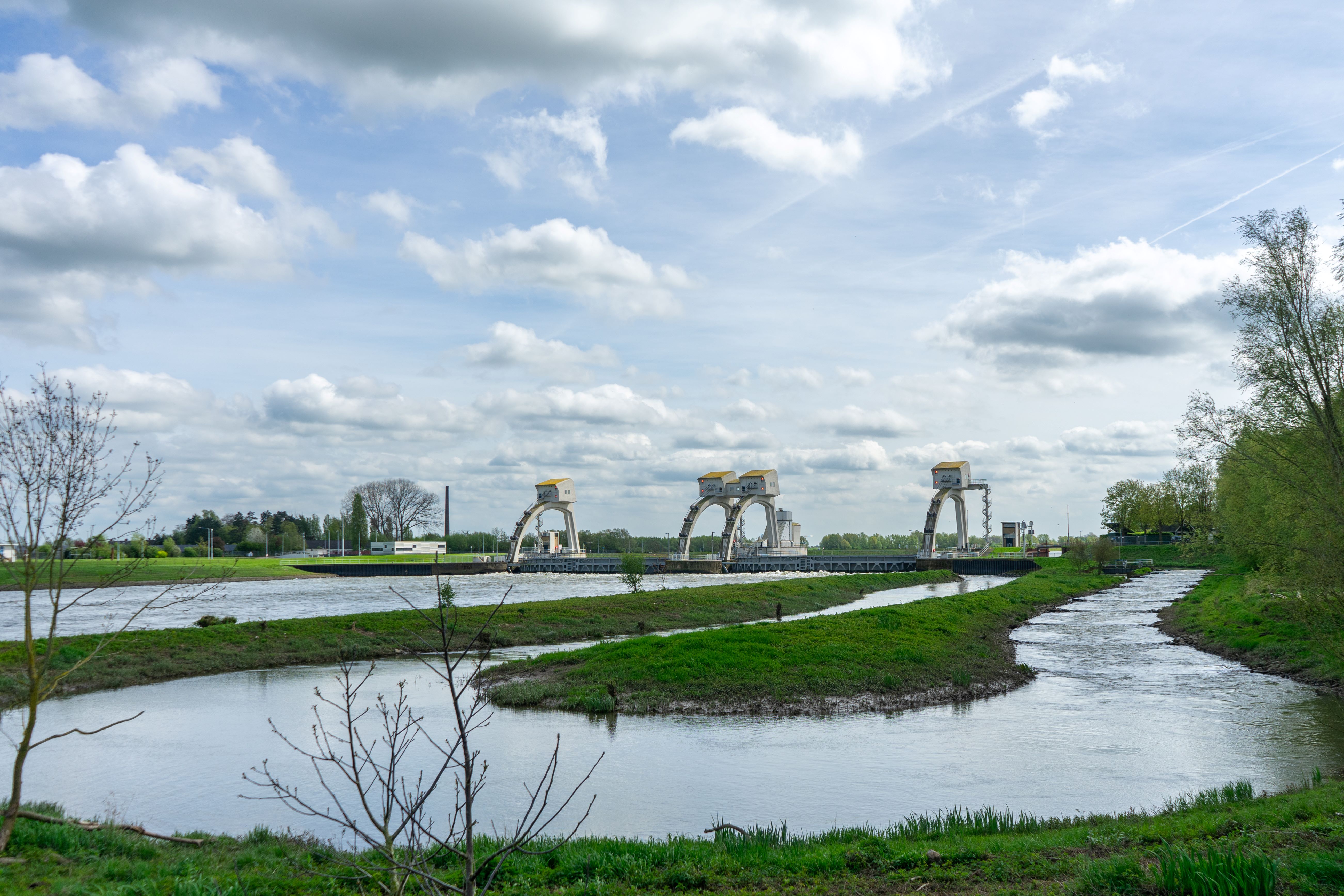 Vanuit de uiterwaarden Stuwcomplex Hagestein