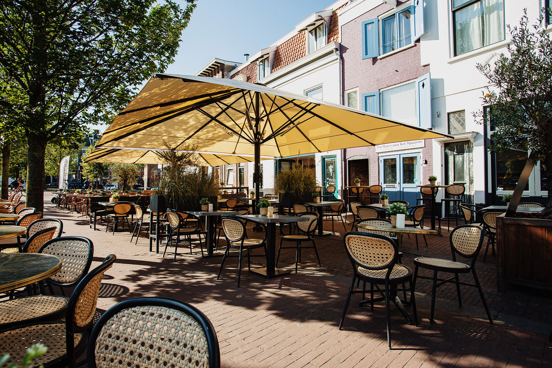 Terras Fishbar Monk Turfmarkt