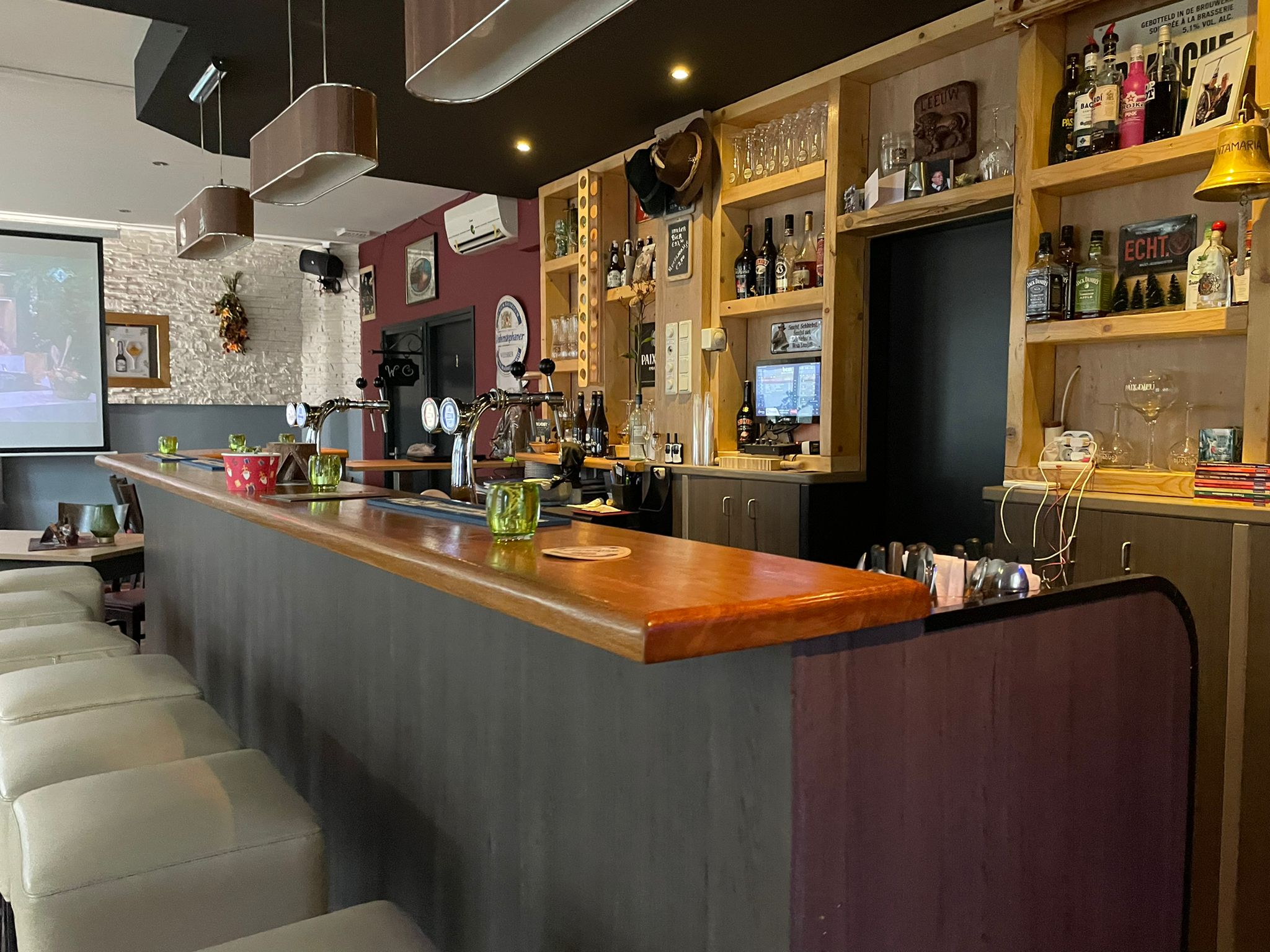 Ut Gäöls Heukske | bar