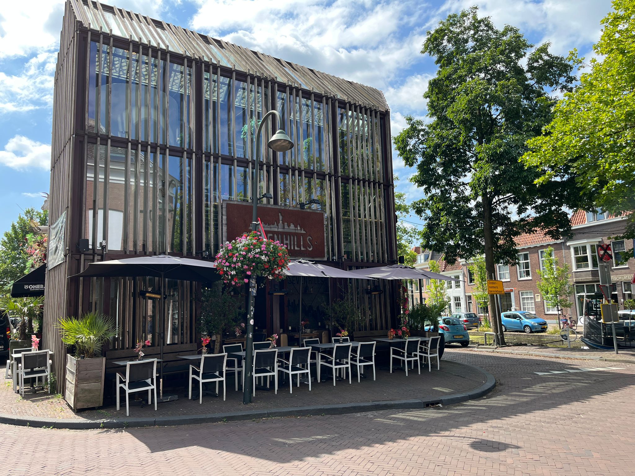 Sevenhills Lunch, Dinner & Drins