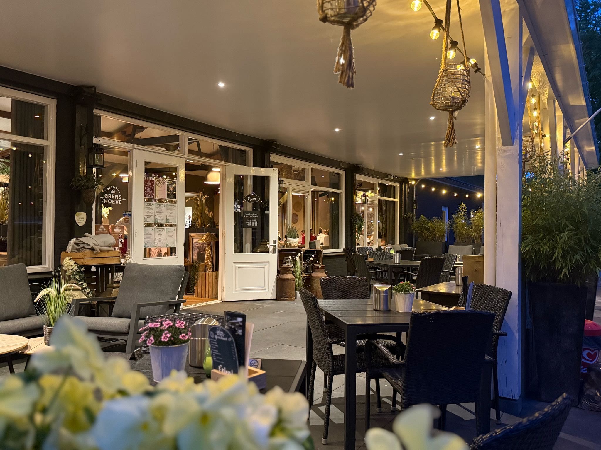 Gasterij de Grenshoeve - gezellig terras