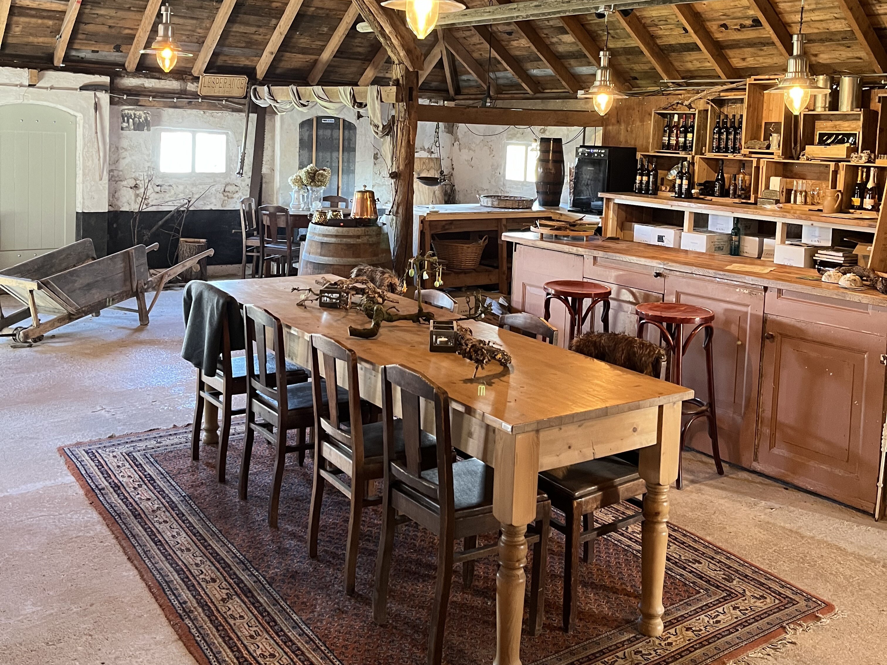 Schuif aan voor een proeverij bij Erve Zonnehoeve | Wijngaard en B&B