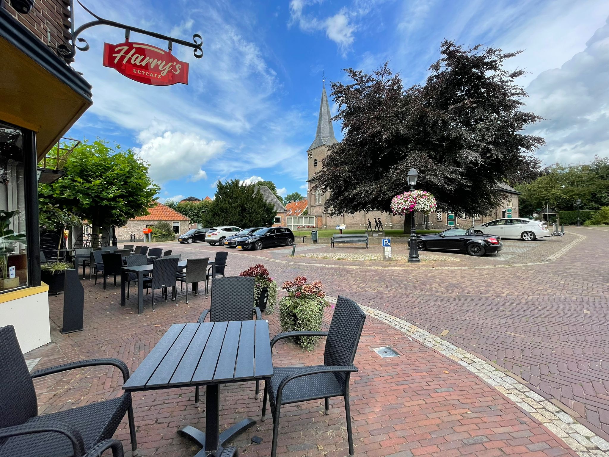 Het terras van Harry's Eetcafé