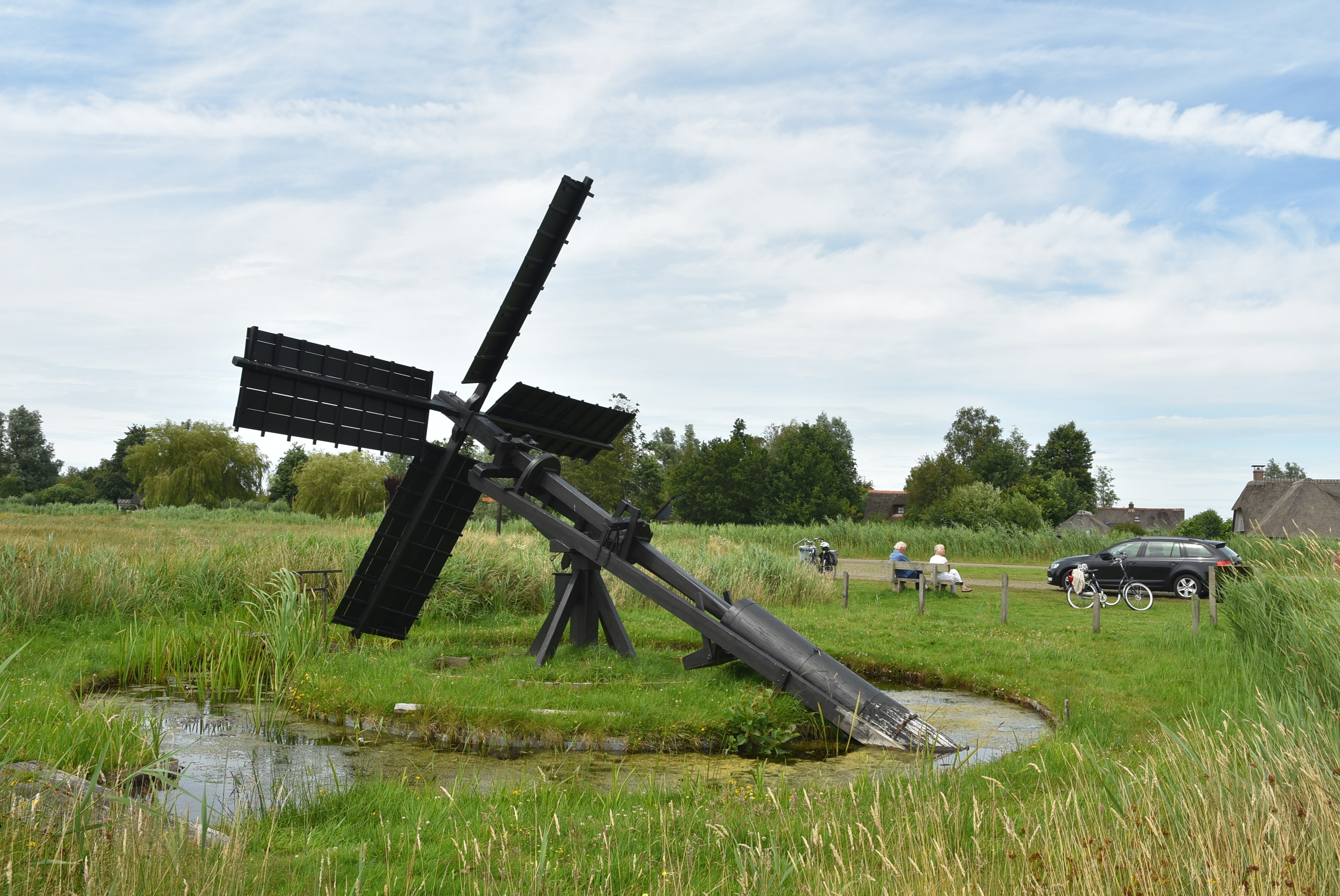 Tjasker Kalenberg N | Parkeerplek en rustbankje