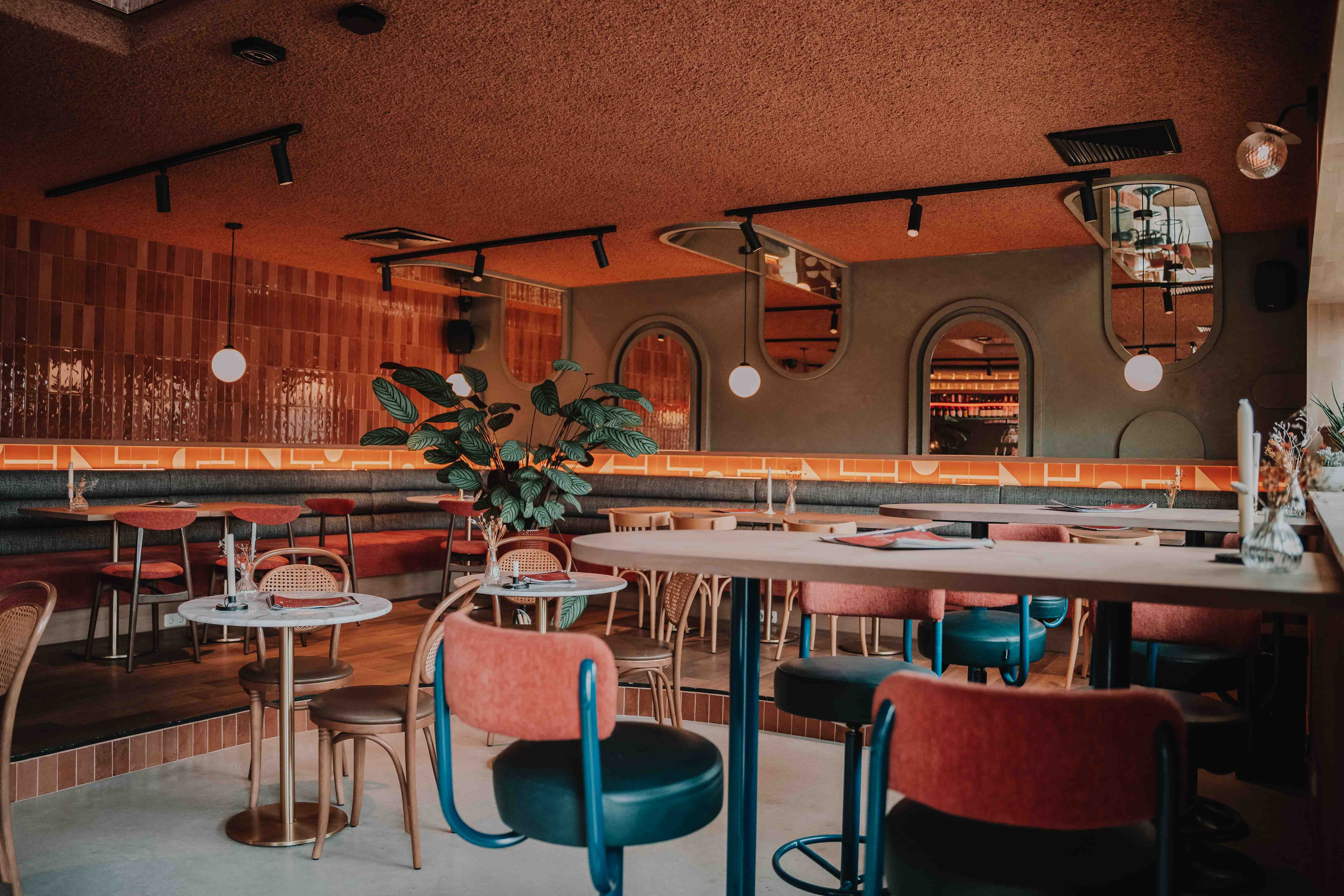 All Day Bar & Restaurant REX - Sfeervol restaurant