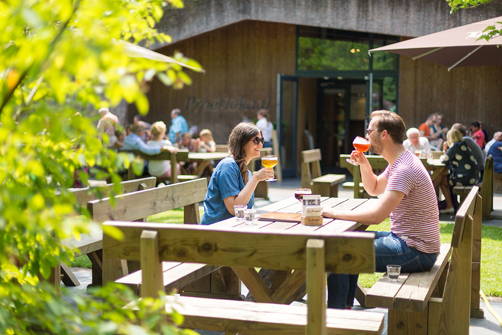 Terras bij De Koningshoeven