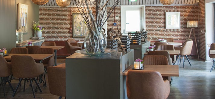 De Pleats binnen terras