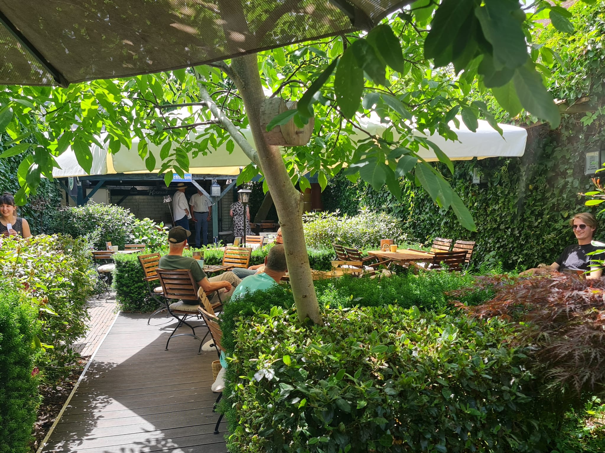 De gezellige binnentuin van Proef-locaal Het Achterom