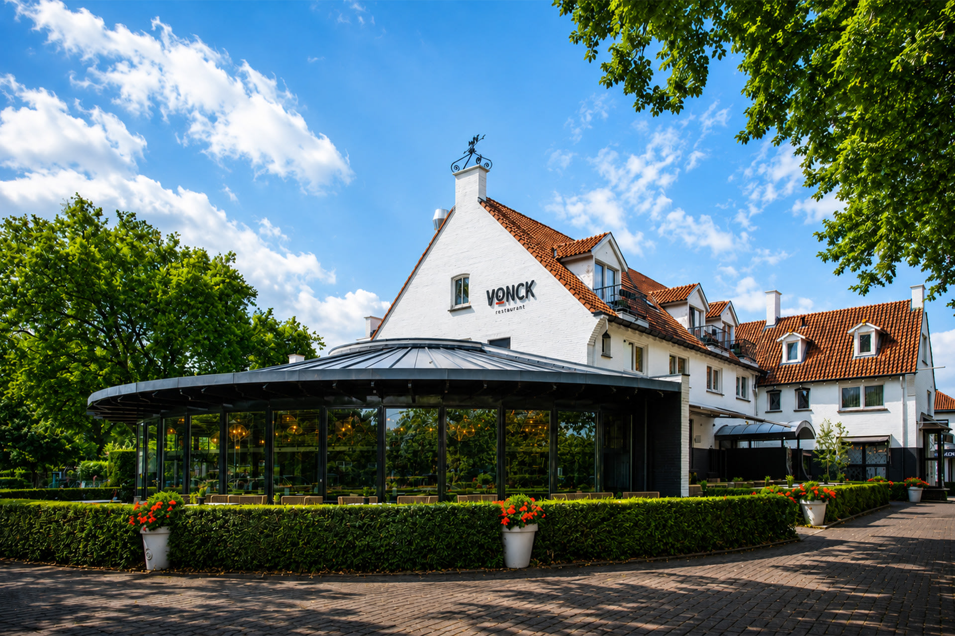 Hotel Paping by Flow