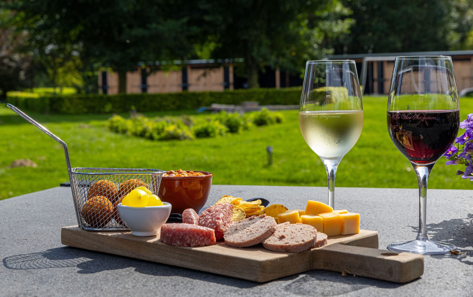 Grand Cafe De 4 Seizoenen Terras