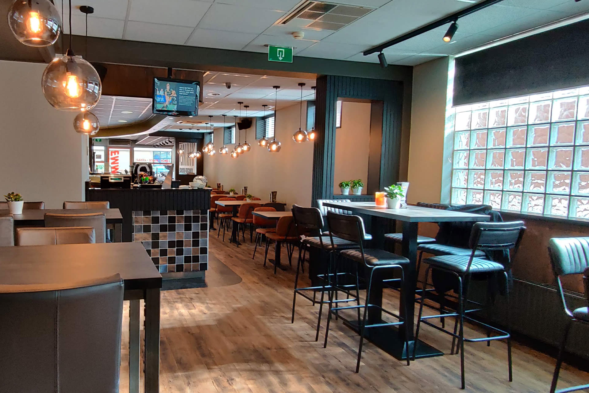 Binnenzit van Lunchroom Emmy