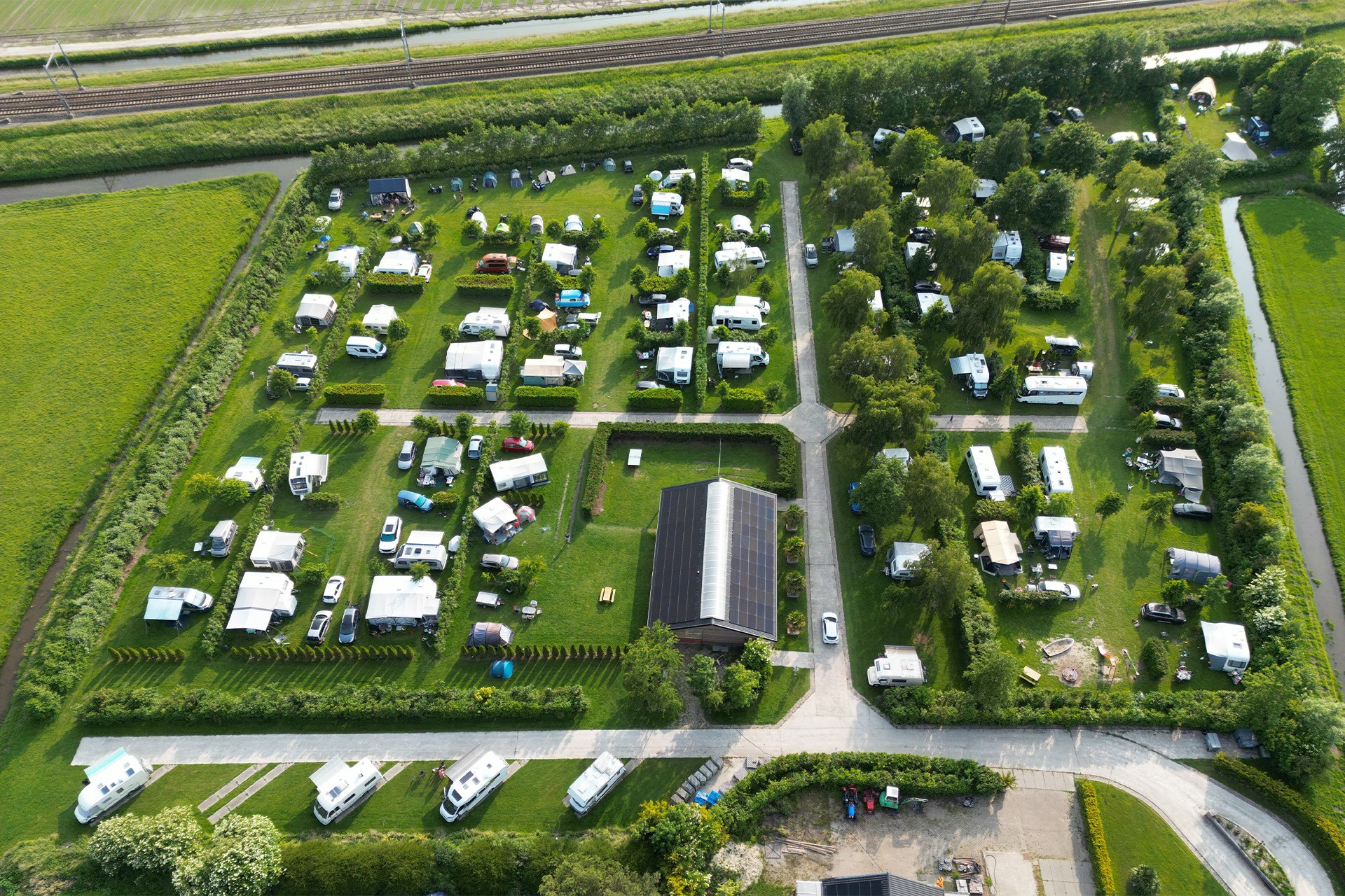 Luchtfoto Camping De Boerenzwaluw