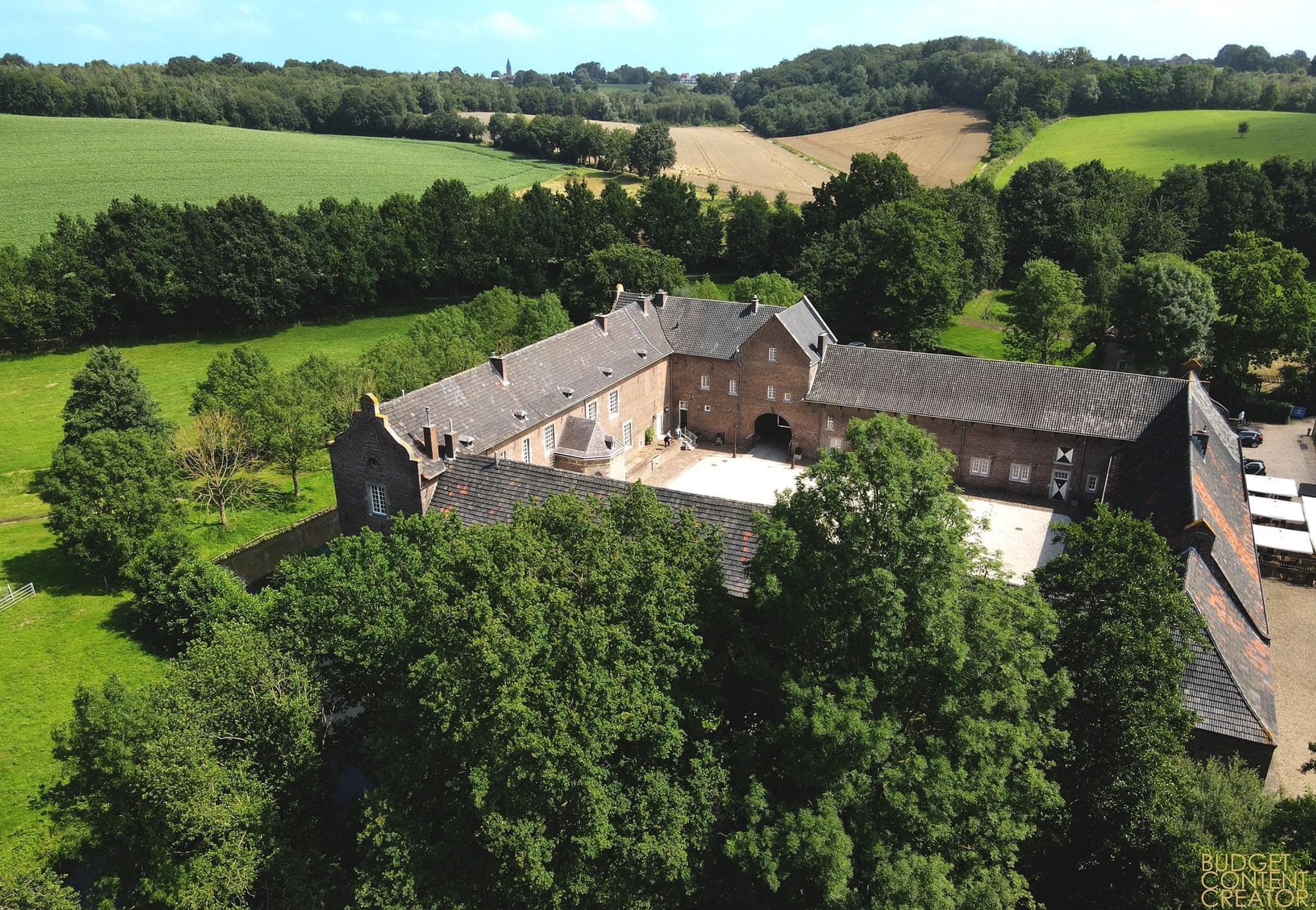 Luchtfoto Kasteel Terborgh in Schinnen