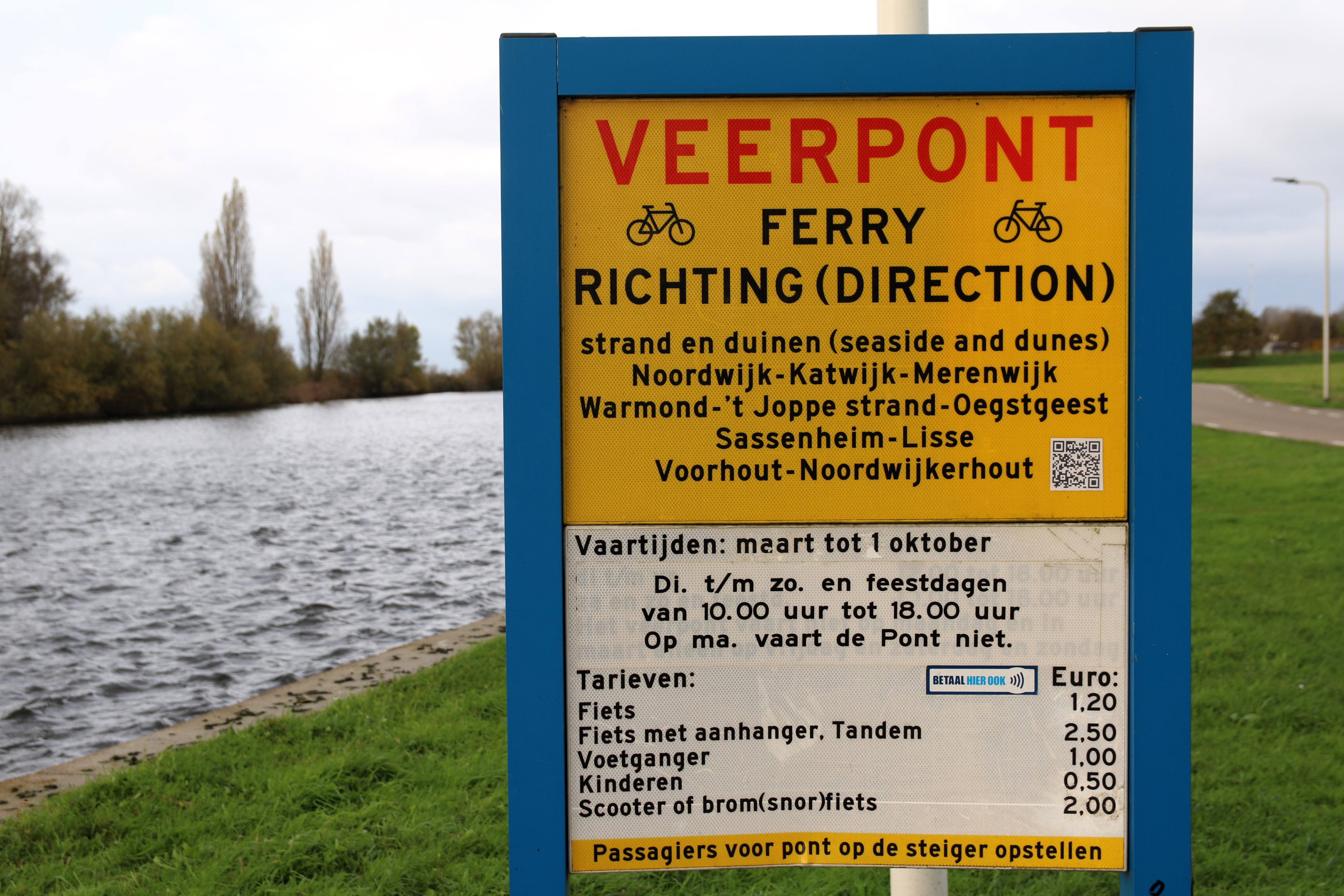 Voet- en fietspont over de Zijl