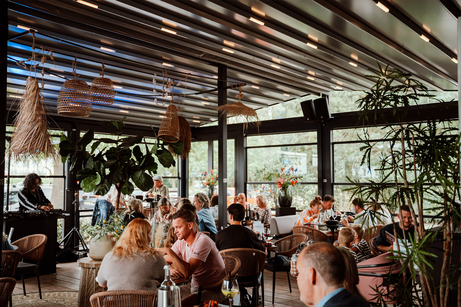 Strandhuys Nijkerk binnenzit @Strandhuys