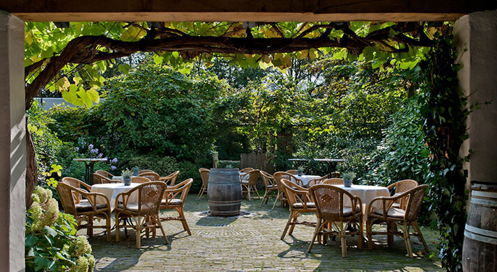 Het terras van De Peerdestal