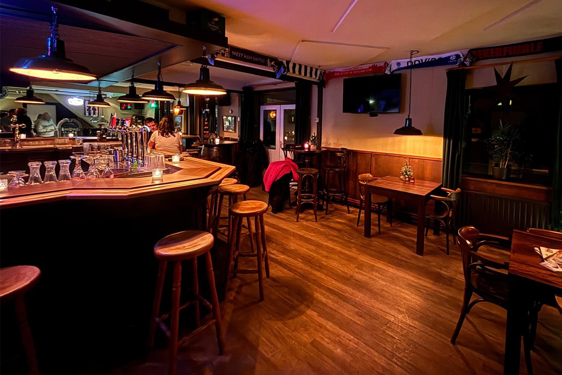 Gezellig café 't Hoekje Ooij