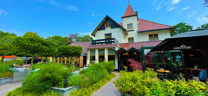 Buiten bij Hotel & Eethuys De Wormshoef