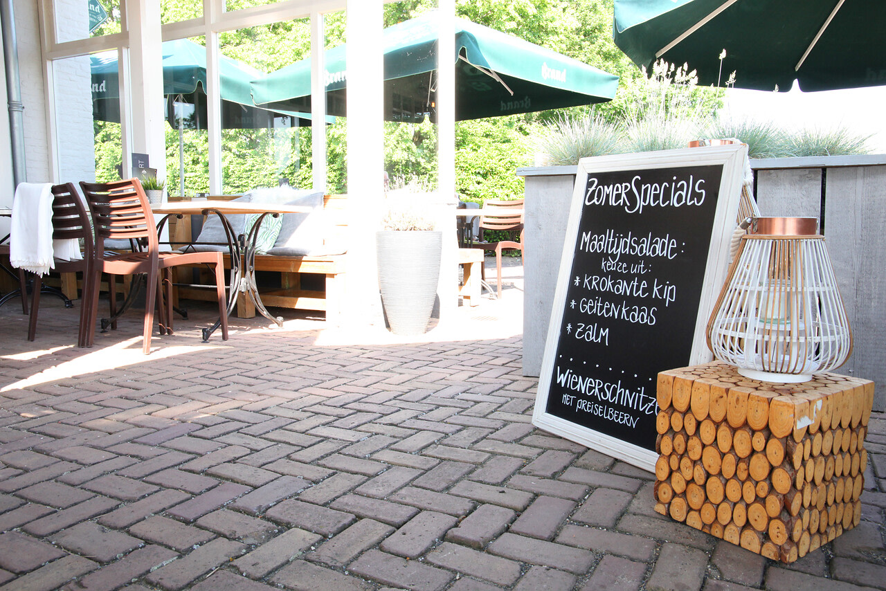 Zonnig terras - ©VisitBrabant