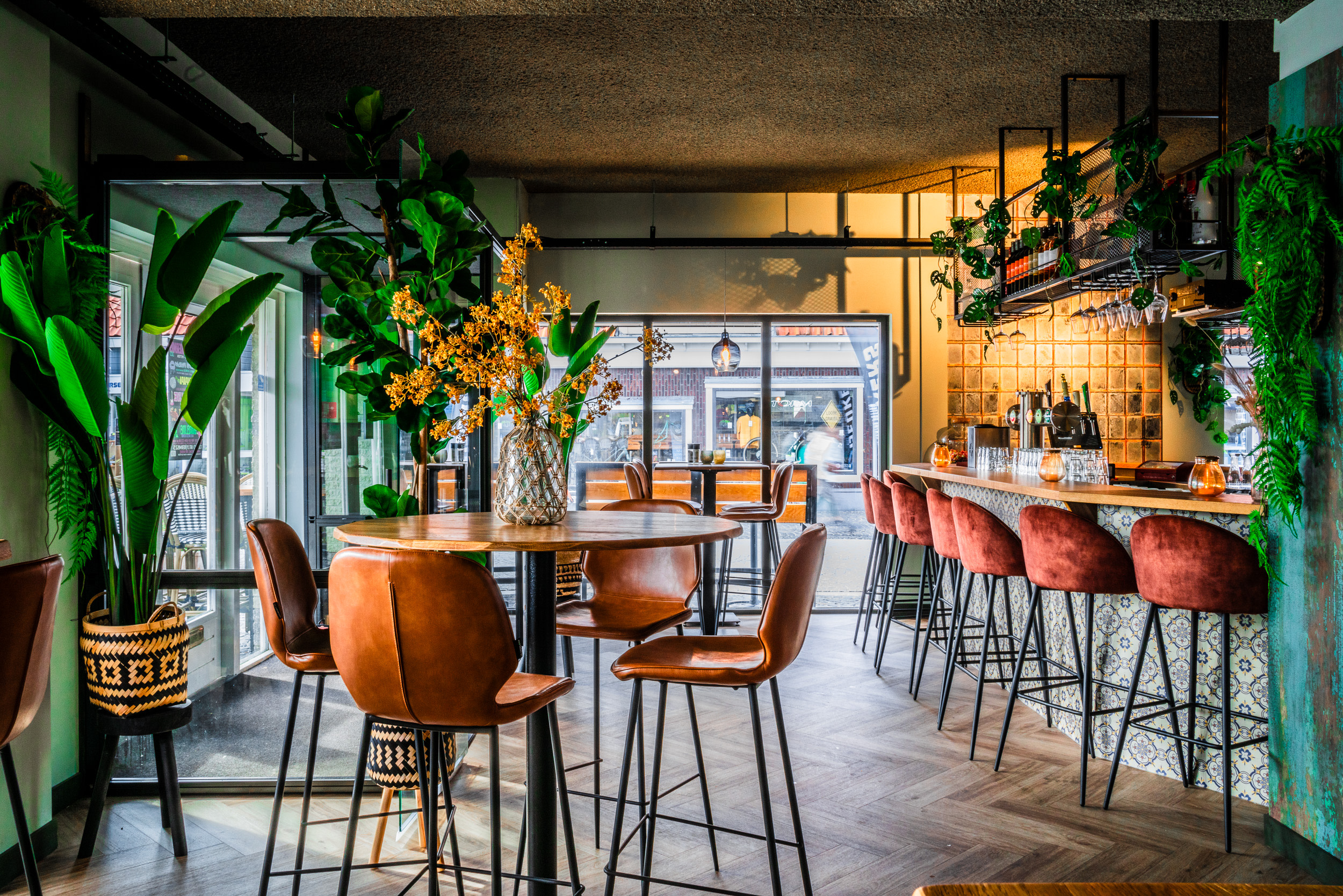 Sfeervolle bar van Grand Café Plein