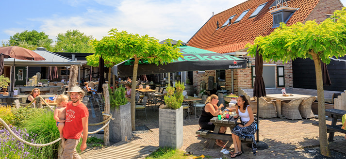 Gezellig terras van Brasserie De Meerpaal