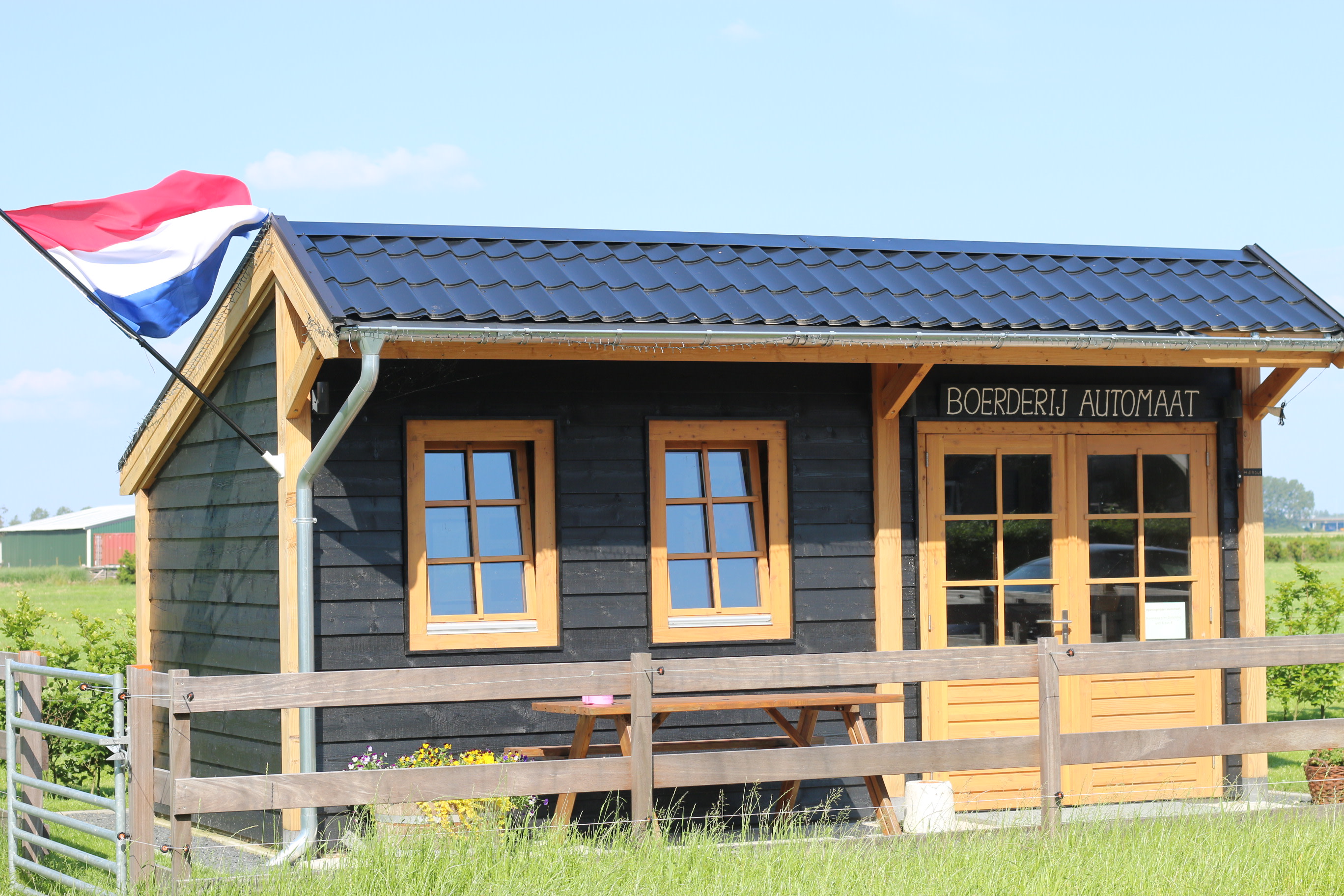 Het boerderij automaat van Zuivelboerderij van Wees