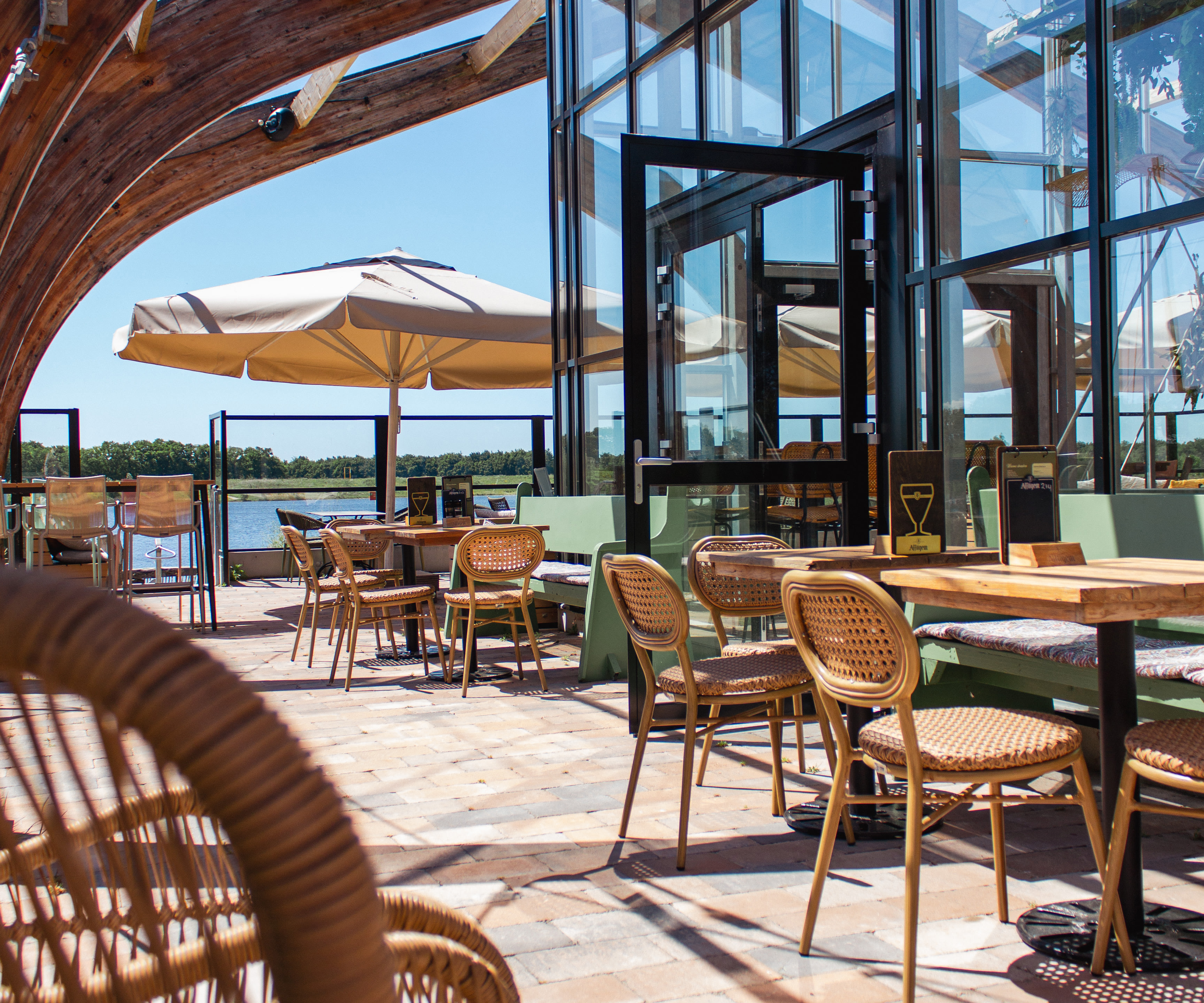 Het terras van FENN's in Bant