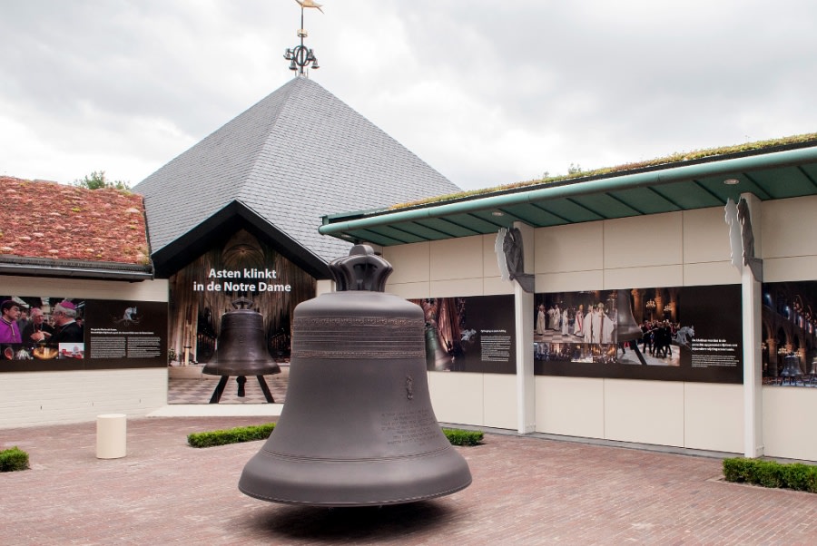 Klokkenspelen bij de entree