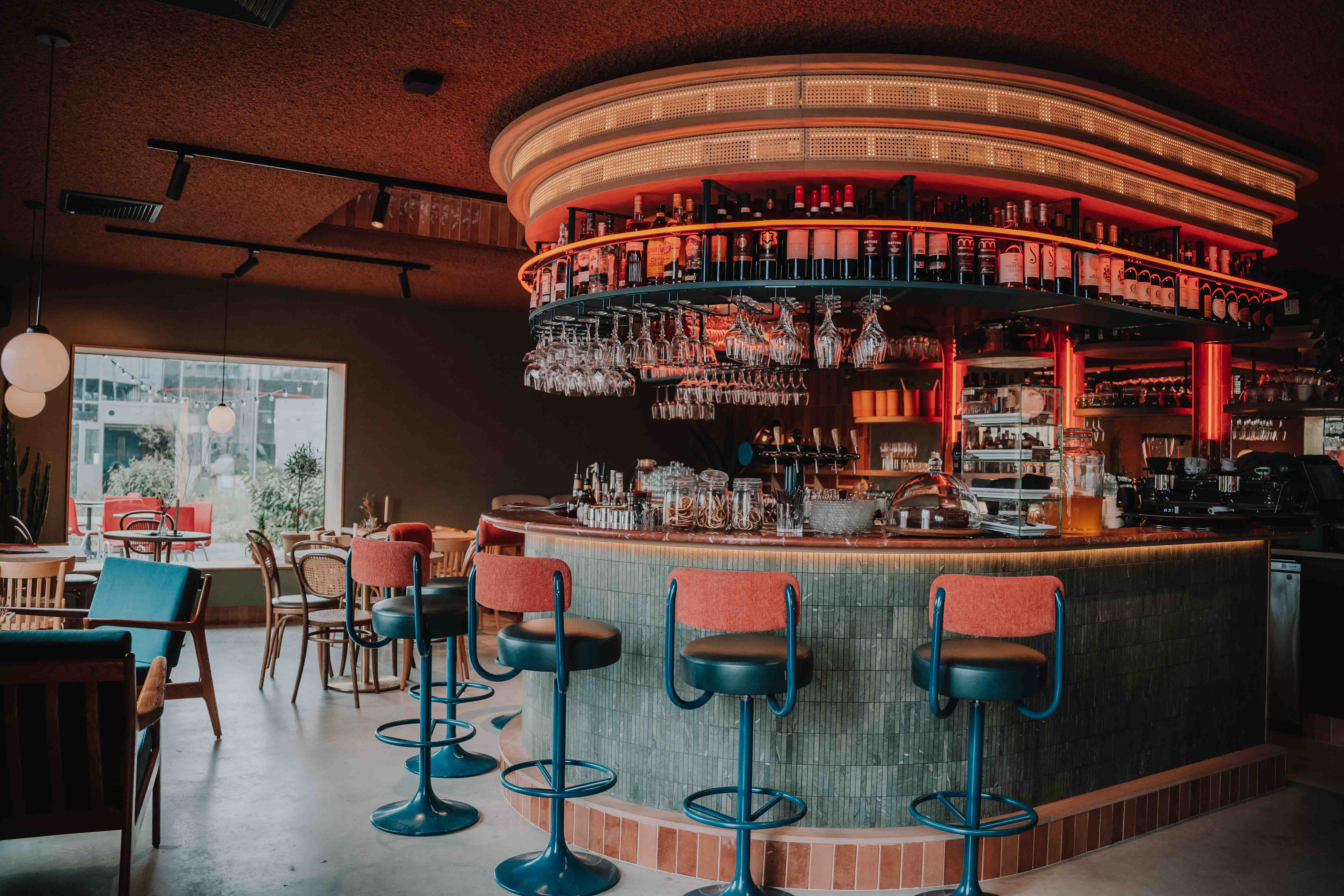 All Day Bar & Restaurant REX - Gezellige bar