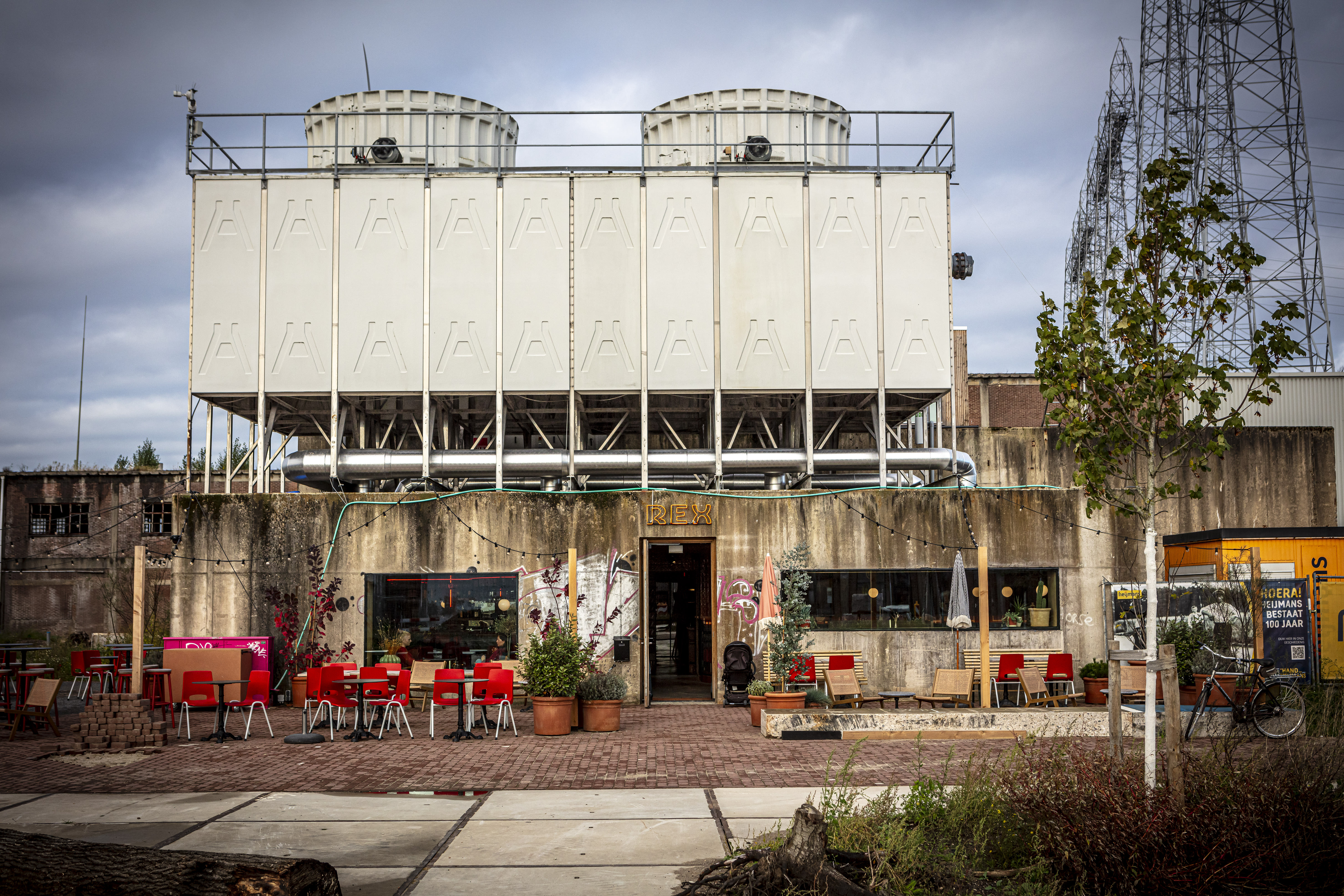 All Day Bar & Restaurant REX - Aanzicht