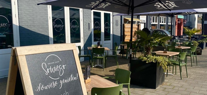 Grand Café Sowieso |Terras