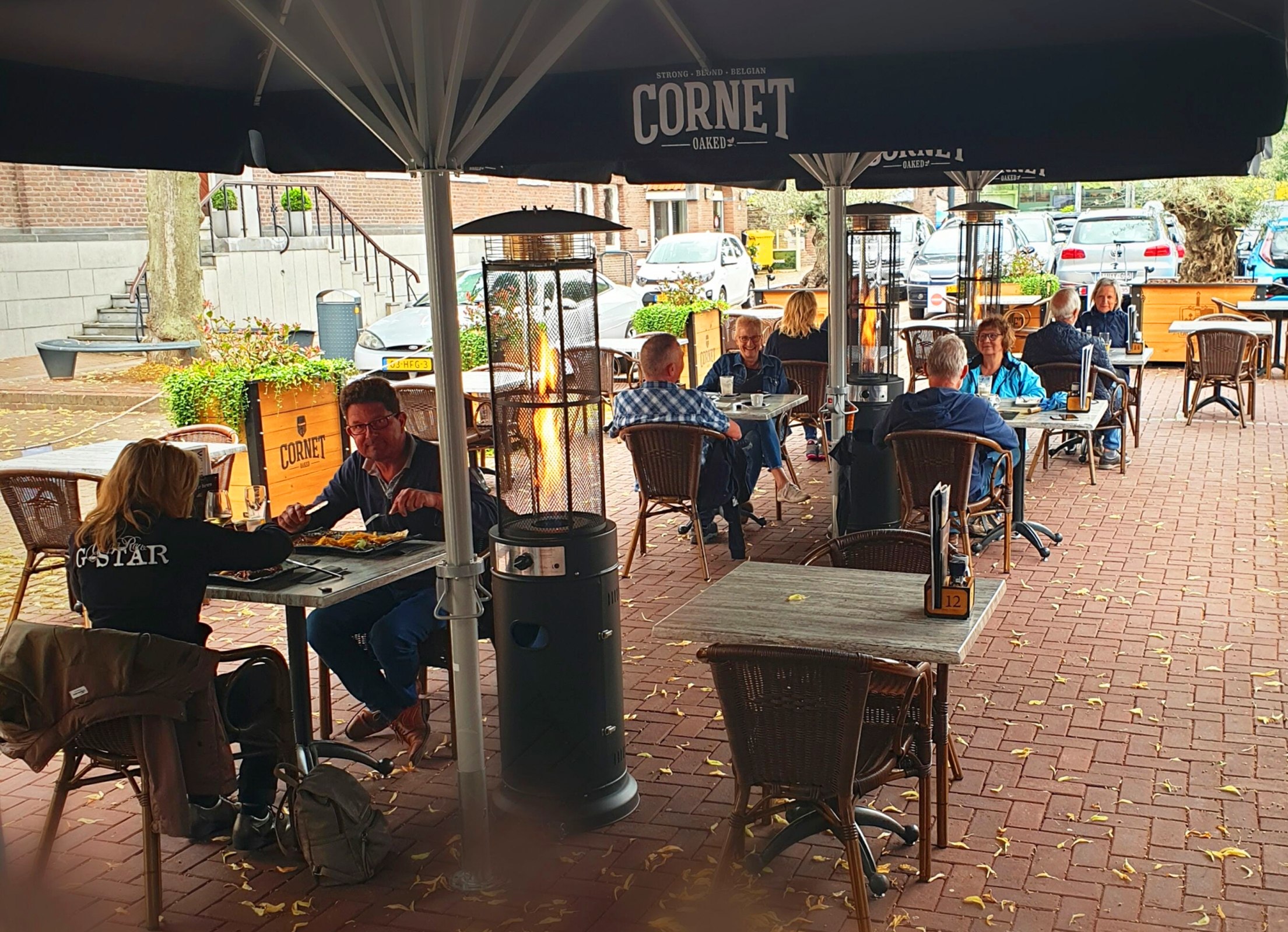 Gezellig terras bij de Taverne Kessel