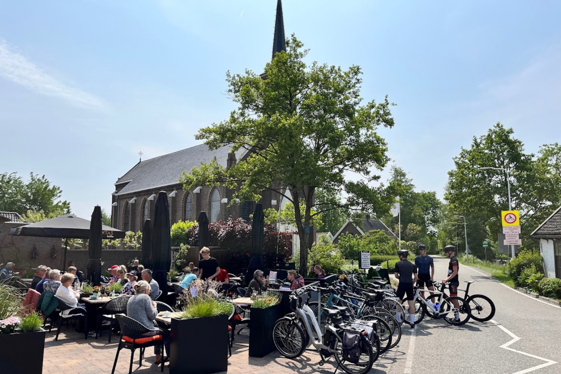Brasserie de Halve Maan - Gezellig terras