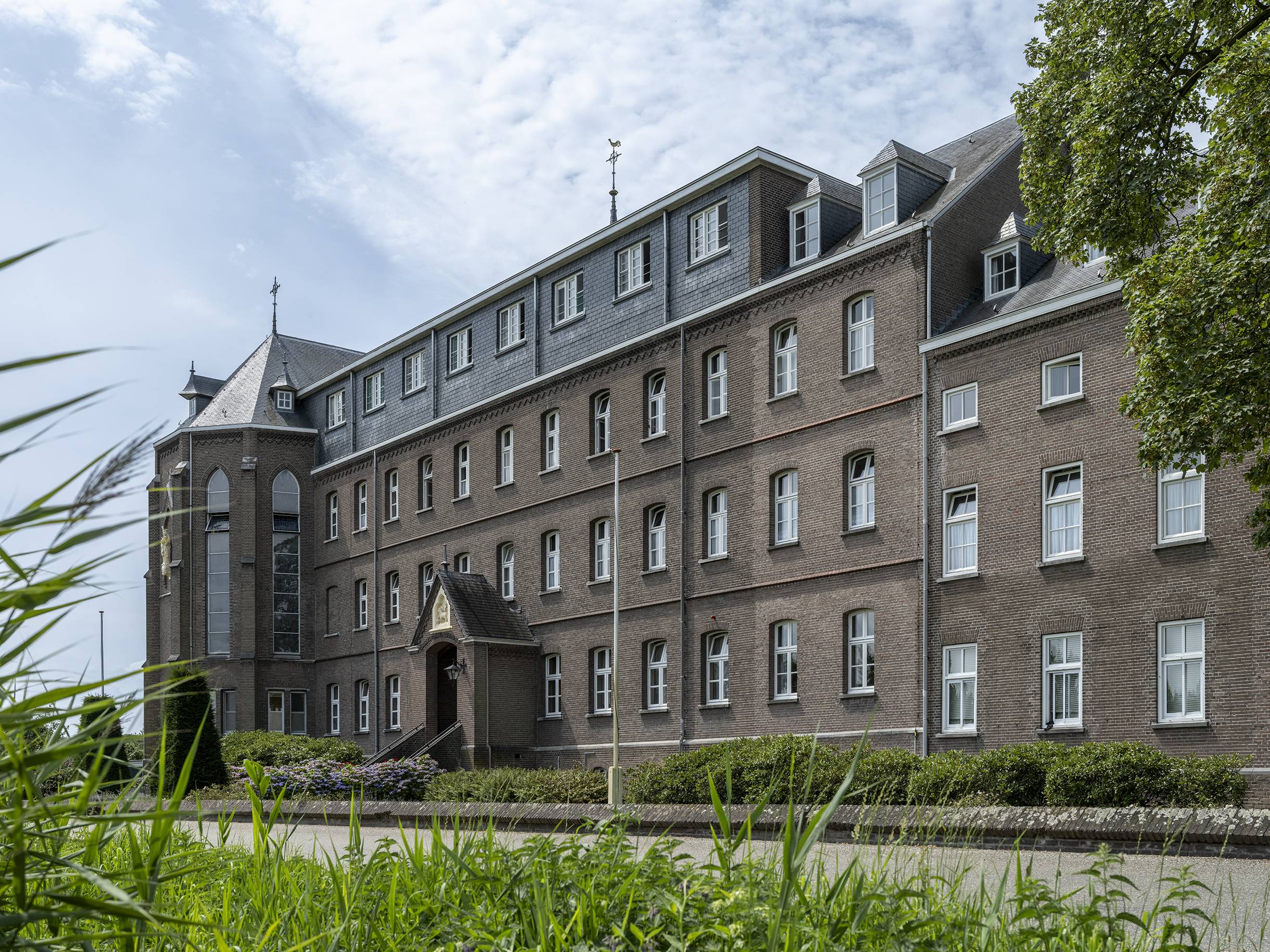 Het indrukwekkende Missieklooster Heilig Bloed