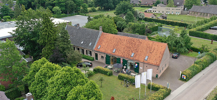 Het Cultuurhuis met zijn directe omgeving