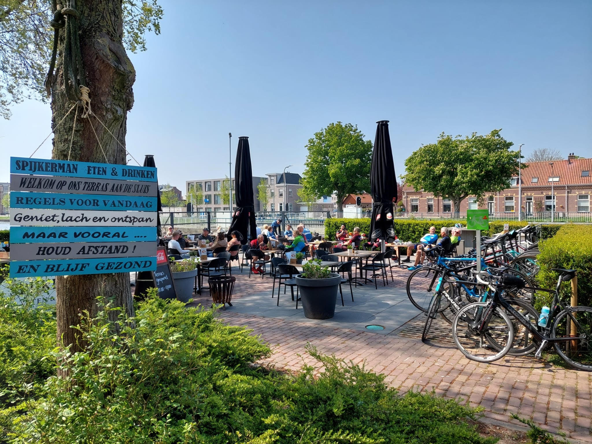 Het terras van Spijkerman Eten & Drinken