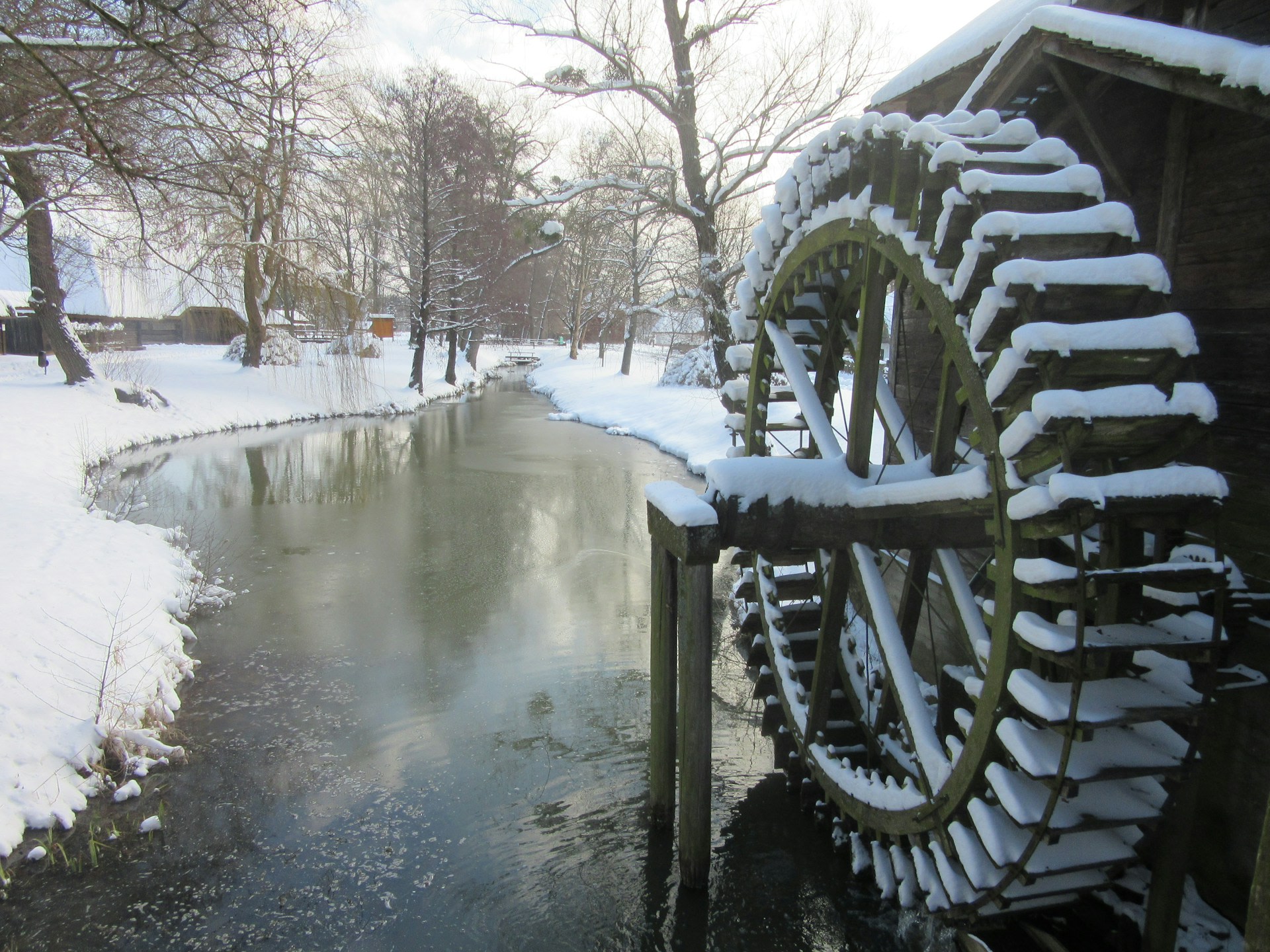 Watermolen met molenvijver