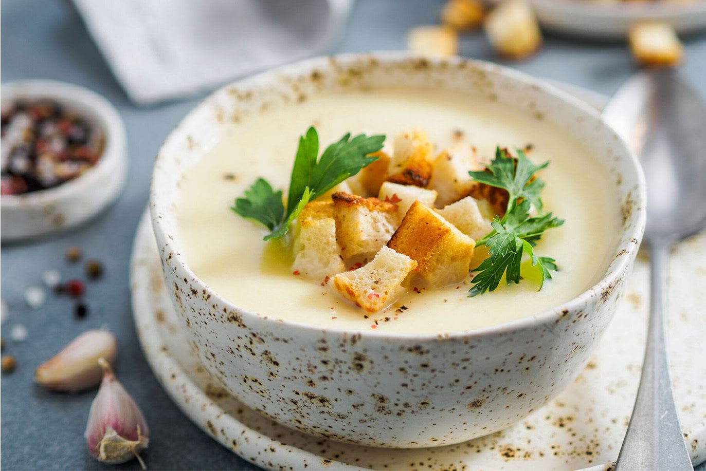 bol de soupe de croutons