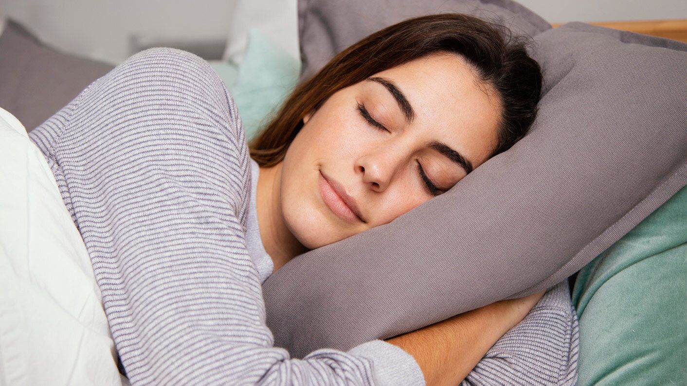 beautiful-woman-sleeping-home (1).jpg