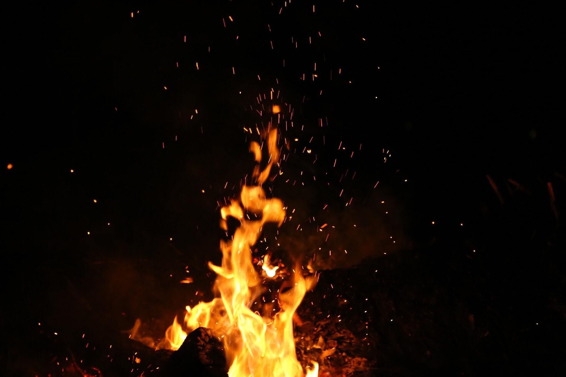 le Feu, élément de l'été.jpg
