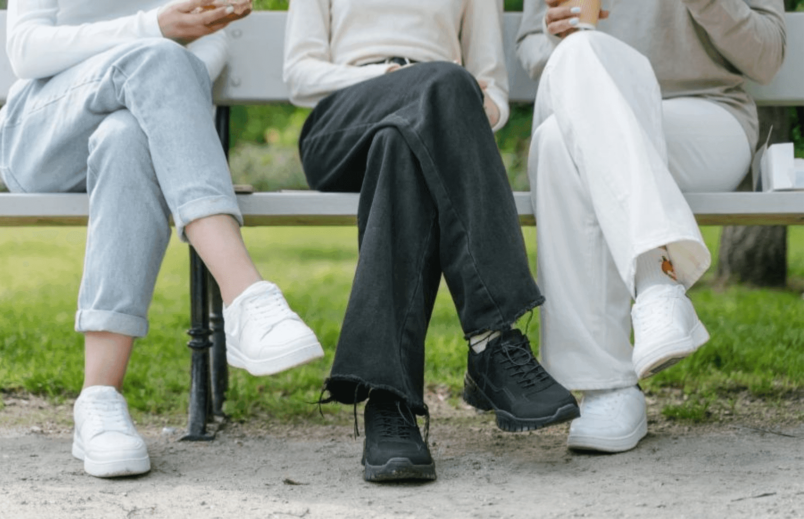 Croiser les jambes, s’asseoir sur du froid : ces habitudes anodines qui fragilisent votre bien-être féminin