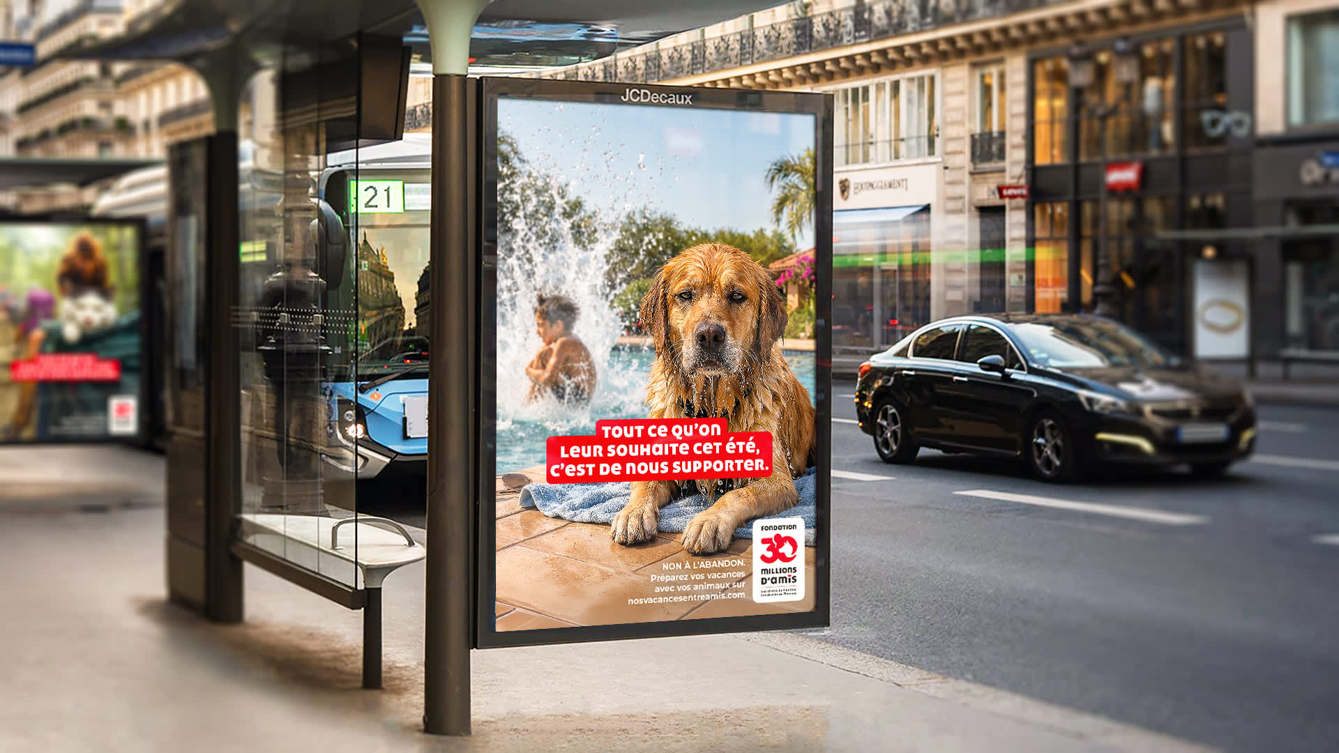La Fondation 30 Millions d'Amis, accompagnée par son agence La Chose, a choisi cette année de porter ce discours par une approche plus pratique en s’intéressant à l'une des questions qui se posent en amont : comment organiser ses vacances lorsque l'on vit avec un animal ?