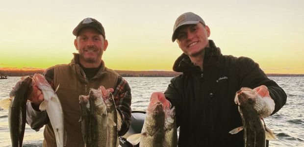 Business Card: 2 B Caught Charters  -  Mullet & Burt