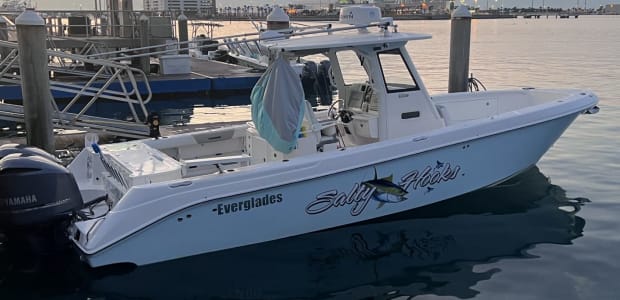 Business Card: Salty Hooks Fishing