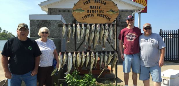 Business Card: Makin' Memories Fishing Charters